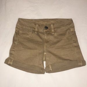 Khaki midrise shorts